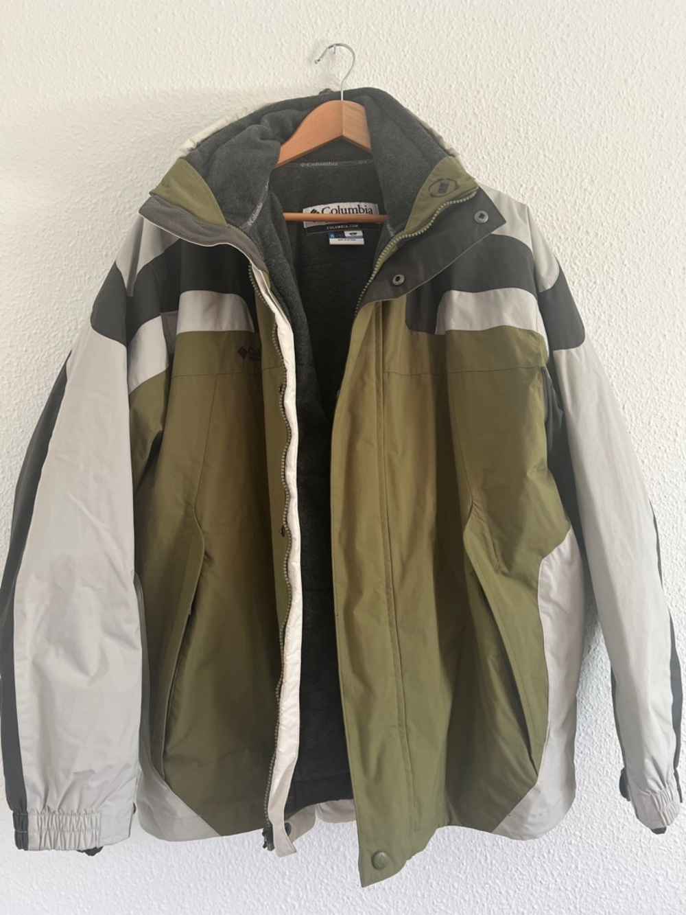 Columbia Olive Green, Light Gray & Black Ski Jacket 3 piece (shell, liner, hood)